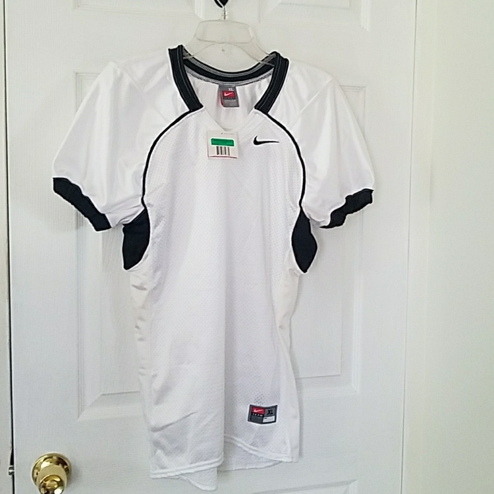 NIKE| NWT White man's Top
